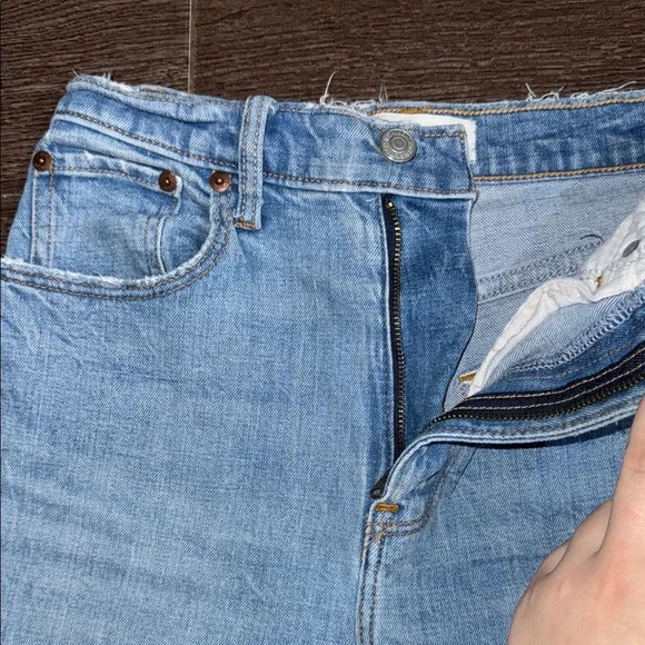 Abercrombie & Fitch Light Blue Cropped Jeans - Picture 3 of 6